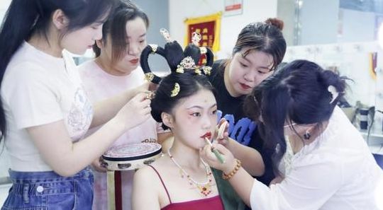 北京化妆学校排名（北京化妆学校哪个最好）