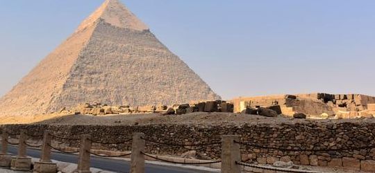 金字塔在埃及的哪里（金字塔在埃及什么位置）