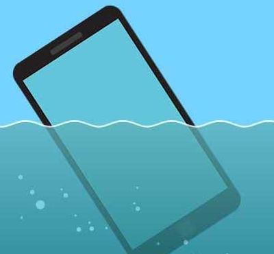 手机掉水里予怎么办（折叠手机掉水里予怎么办）